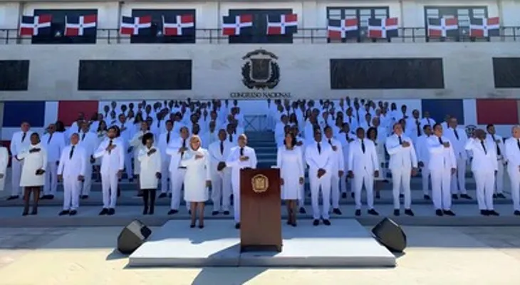 65 familiares de legisladores dominicanos ocupan cargos en el Congreso Nacional