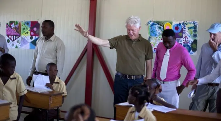 Clinton apoyará productores de maní en Haití