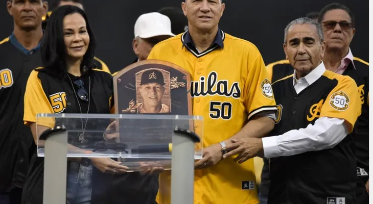 Águilas retiran número 50 de Julián Tavárez