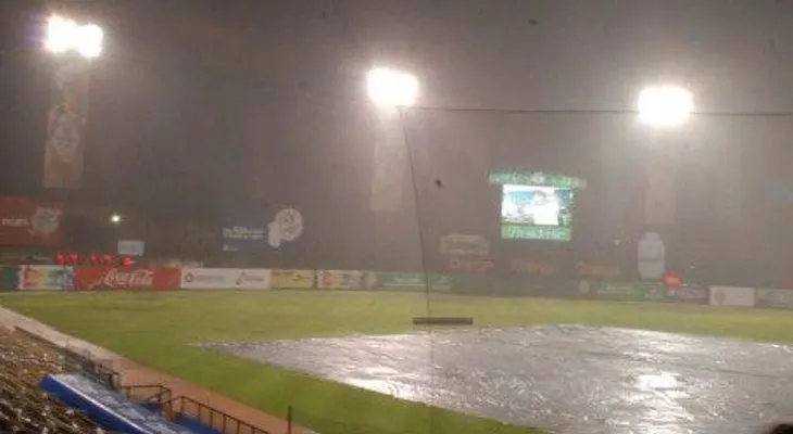 Juego entre Escogido y Licey suspendido por lluvia  