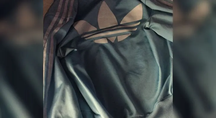 ¿De qué color ves esta chaqueta?