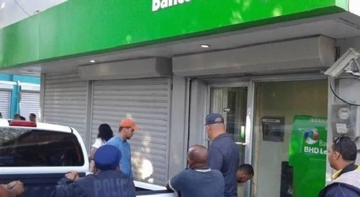 Ladrones se llevan 5.5 millones del BHD Puerto Plata