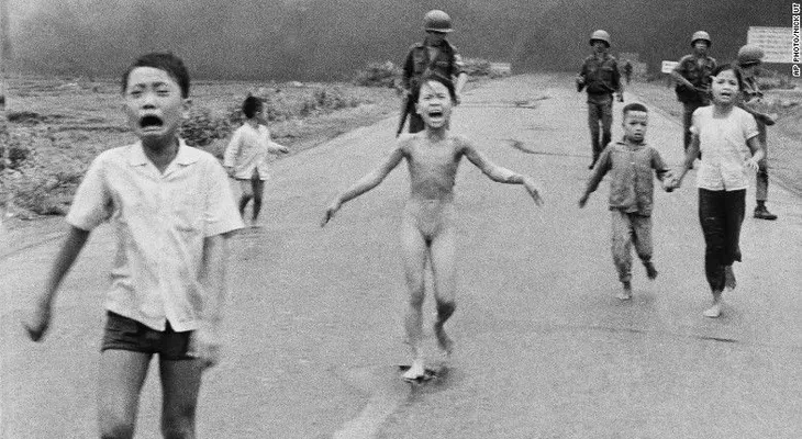 ¿Por qué censuró Facebook una foto icónica de la Guerra de Vietnam?