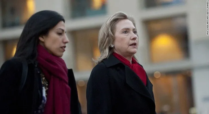 El Departamento de Justicia busca una orden para investigar los nuevos correos relacionados con Clinton