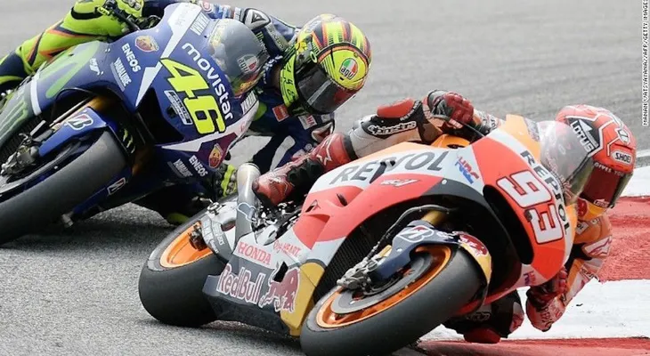Marc Márquez quiere dejar atrás la pelea con Valentino Rossi: "Mi mano está aquí"