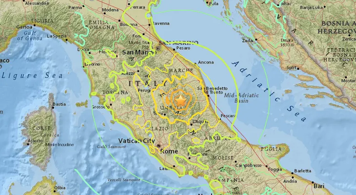 Sismo de magnitud 6,6 estremece el centro de Italia