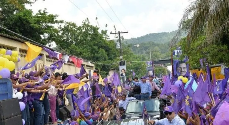 Danilo, LF y Margarita estarán juntos en caravana de Santiago