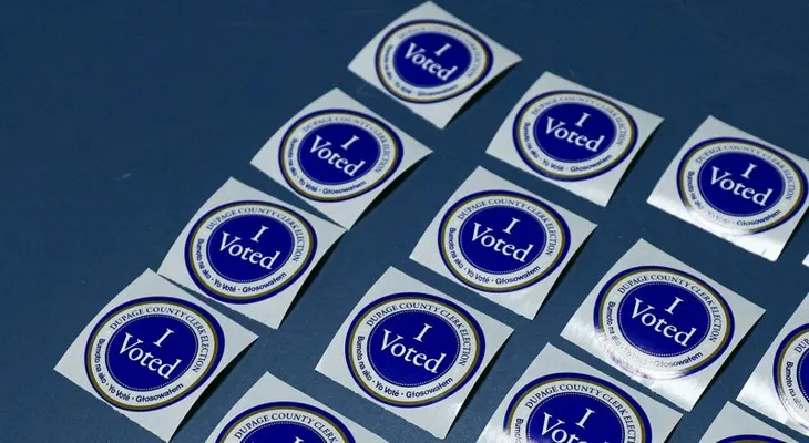 Más de 690.000 estadounidenses ya votaron anticipadamente en 29 estados