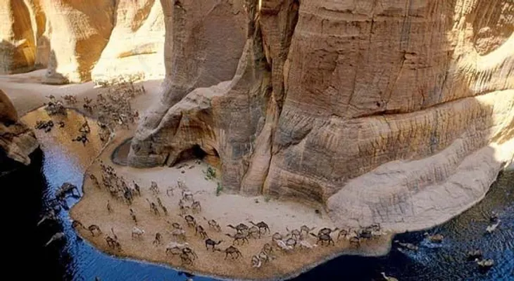 Un lugar casi imposible de ver en medio del desierto, pero cuando te acercas? Es espectacular 