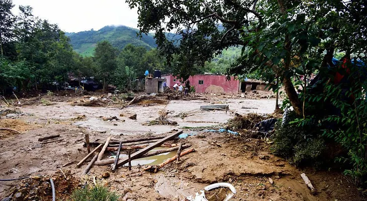 Sube a 45 la cifra de muertos en México por paso de Earl
