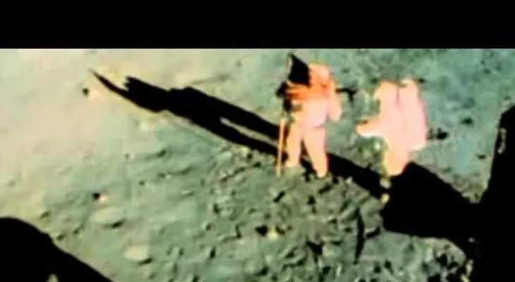 Un presunto encuentro extraterrestre en la luna 