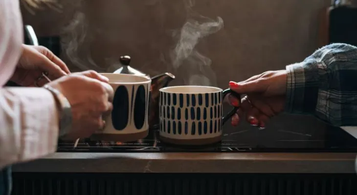 Bebidas muy calientes aumentarían el riesgo de cáncer de esófago, según estudio