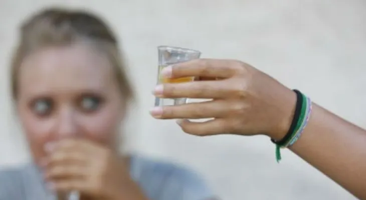 ¿Cómo detectar si tu hijo adolescente tiene problemas de alcohol?