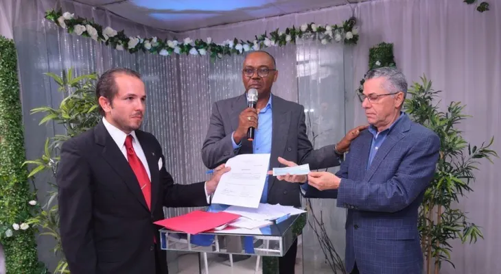 Claudio Caamaño realiza cena en apoyo a Manuel Jiménez