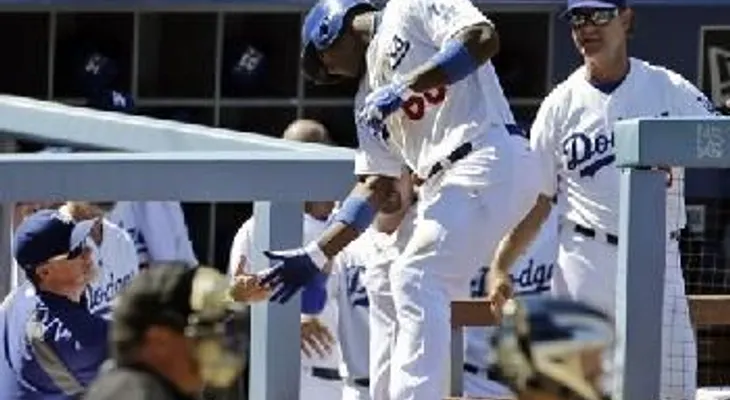 Puig jonronea y Dodgers completan nueva barrida