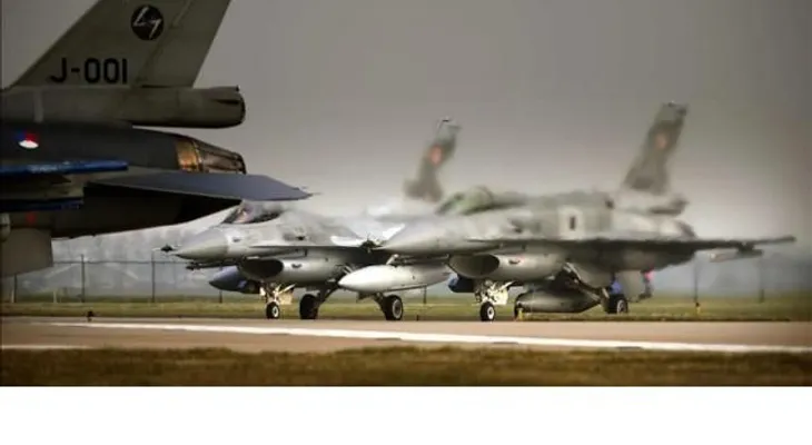 Cazas franceses destruyen un centro del EI en sus primeros bombardeos en Irak