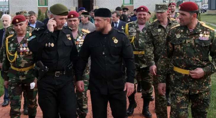 El líder de la República rusa de Chechenia pide a Putin permitir a su infantería combatir en Siria
