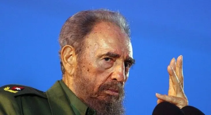Fidel Castro: Tacha de provocación derribó avión malayo