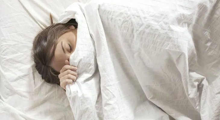¿Duermes mal cuando no estás en tu casa? Esta es la razón