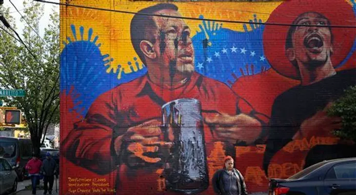 Dañan con grafiti mural de Hugo Chávez en el Bronx 