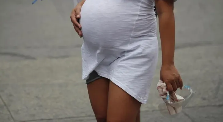 Las nanopartículas del aditivo E171 traspasan la placenta y llegan al feto