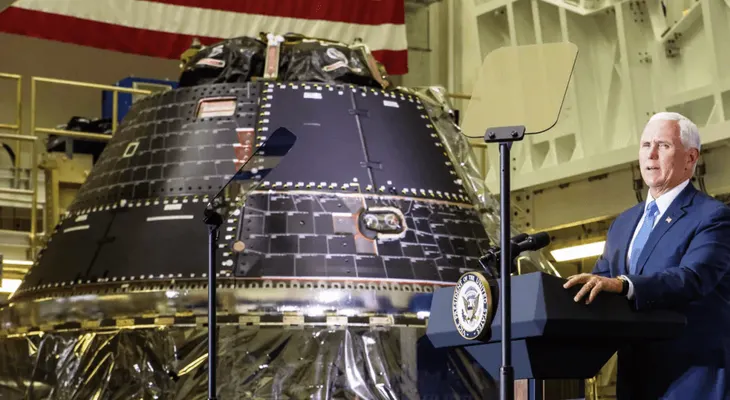 Esta es la nave que llevaría la primera mujer a la Luna