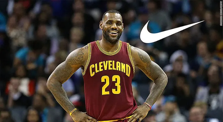 LeBron James firma un contrato de por vida con Nike