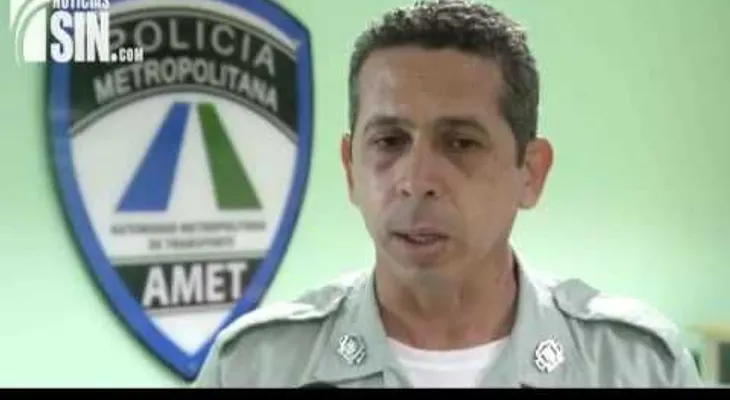Limpiavidrios y vendedores ambulantes se apoderan de las calles de Santo Domingo