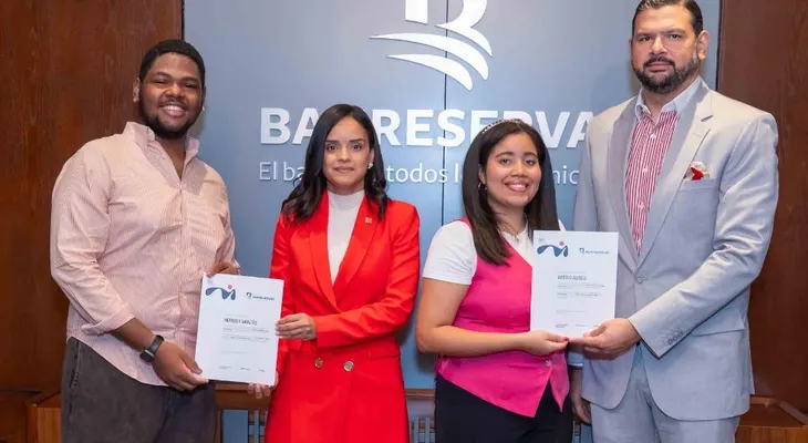 Banreservas entrega becas Creativos Globales para estudiar en Miami Ad School Punta Cana