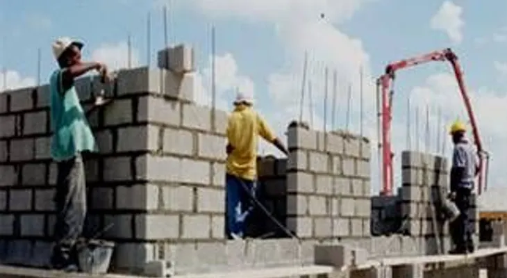 Comité Nacional de Salarios aumenta un 15.5 por ciento a trabajadores de construcción