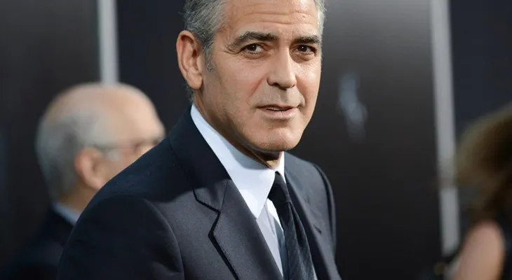 George Clooney notifica que se va a casar 