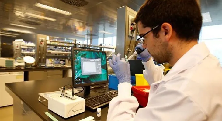 Un robot de oro en forma de pez raya abre nueva puerta a la ingeniería médica
