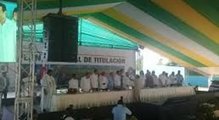 Danilo Medina entrega 1652 títulos definitivos a productores de Azua y San Juan