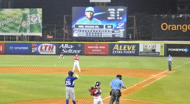 Licey y Escogido también chocan fuera del terreno
