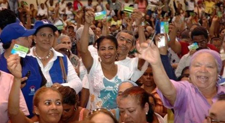 925 mil familias se benefician  de programas