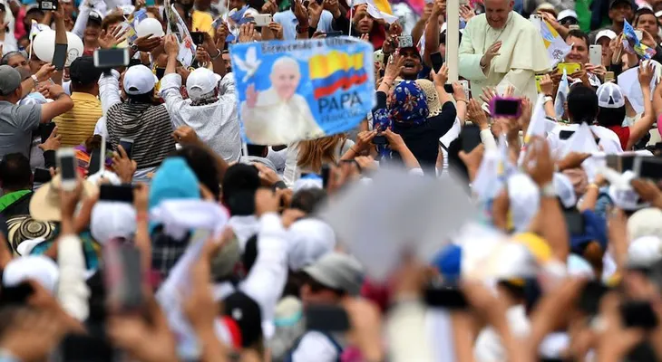 Francisco: "La Iglesia no es una aduana, quiere las puertas abiertas"