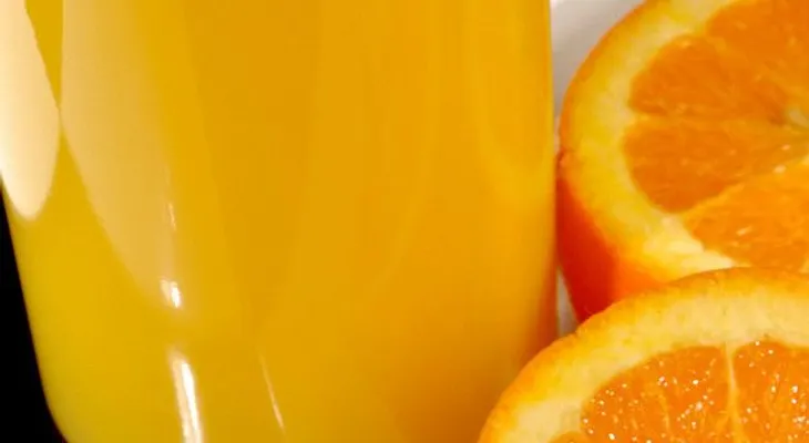 El zumo de naranja tiene 10 veces más antioxidantes