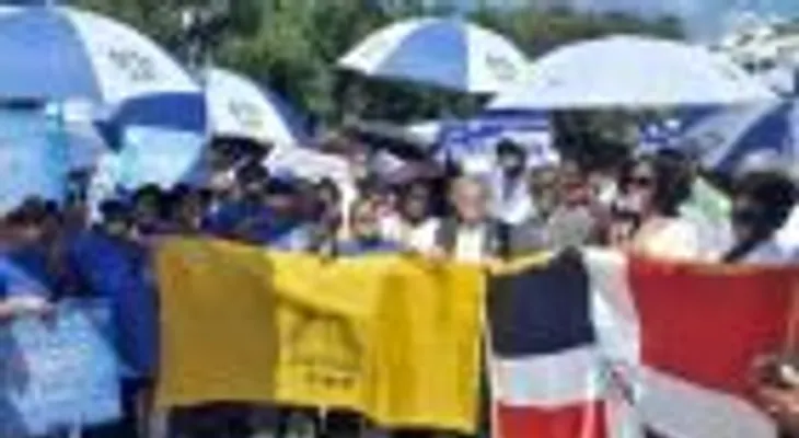 Médicos con vigilia "muda" frente al Palacio