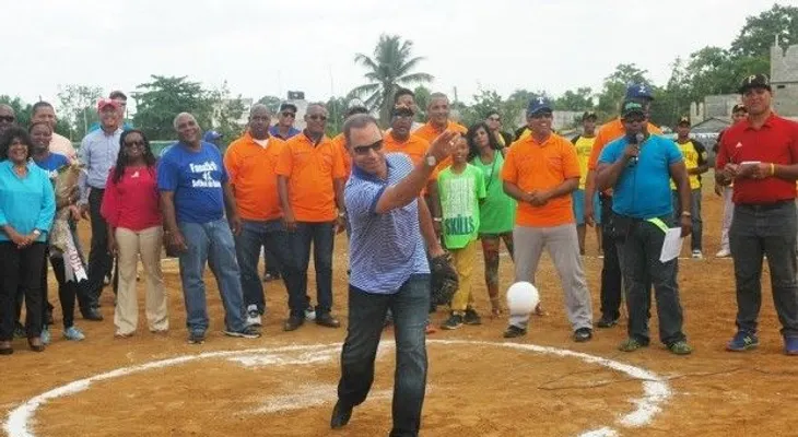 Guerra se impone en apertura torneo softbol molichata de Santo Domingo