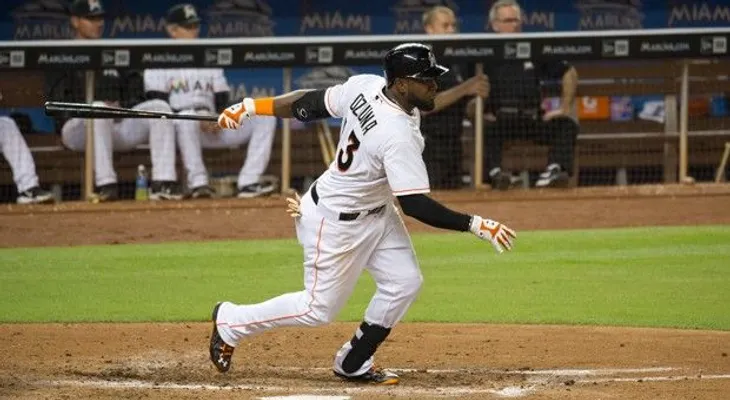 Marcell Ozuna empuja tres en la victoria de los Marlins de Miami