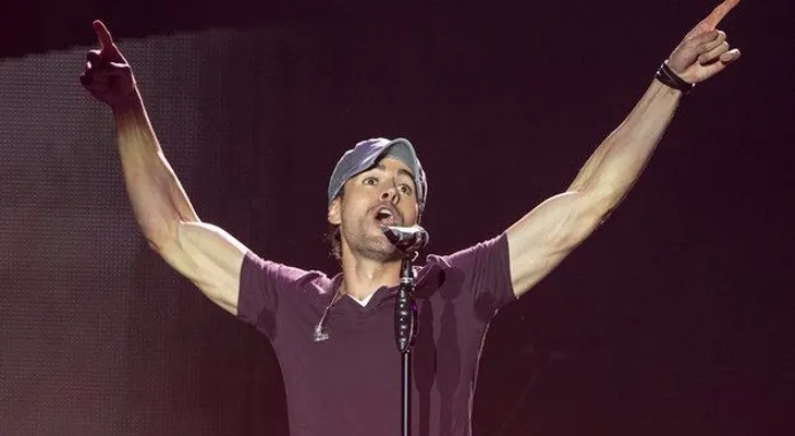"Bailando", de Enrique Iglesias, supera mil millones de visitas (VIDEO)
