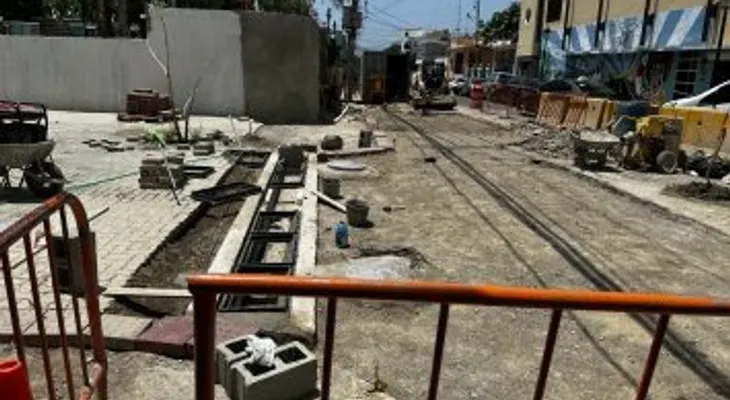 Comerciantes de Santiago en alerta por lentitud de obras en la calle Del Sol