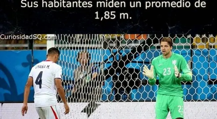 Holanda es el país donde viven las personas más altas. Sus habitantes miden un promedio de 1,85 m.