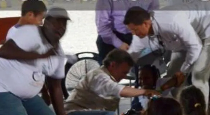 Presidente de Colombia se cae de una bicicleta