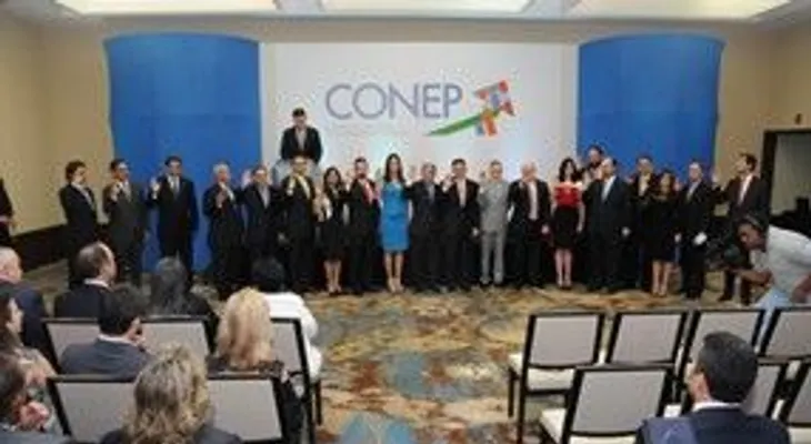 Ministro de Industria y Comercio participa en juramentación directiva CONEP