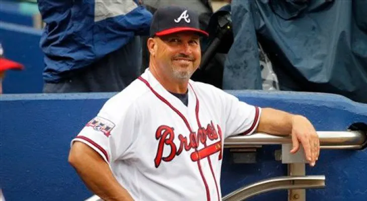 Los Bravos despiden a Fredi González