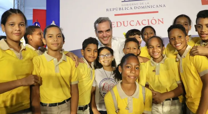 Presidente Abinader inaugura escuela básica en La Barranquita, Santiago; inversión supera los RD 130 millones