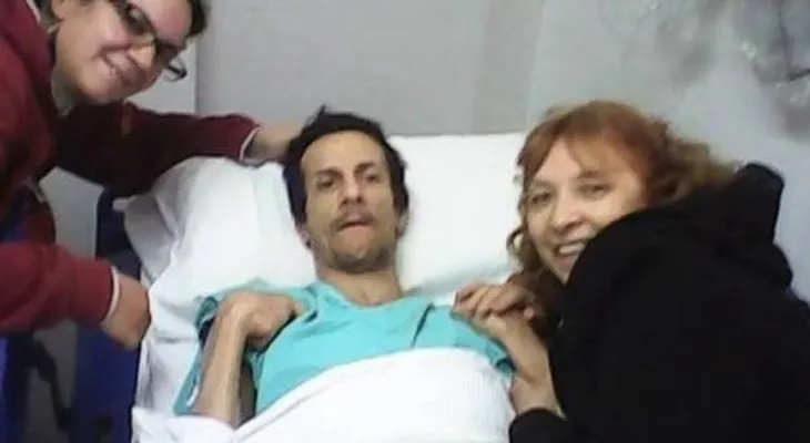 4 años después de haber sido dado por muerto "'resucita''