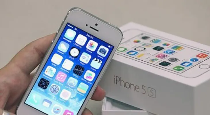 Una pareja vende a su hija por la web a cambio de un iPhone y par de zapatos