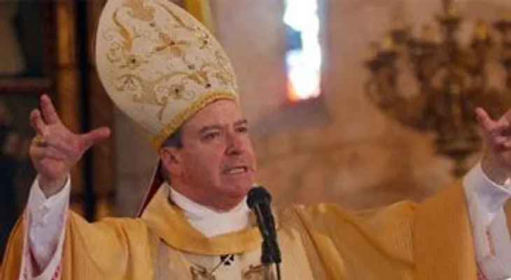 Cardenal pide perdón por personas y comunidades a quienes haya ofendido